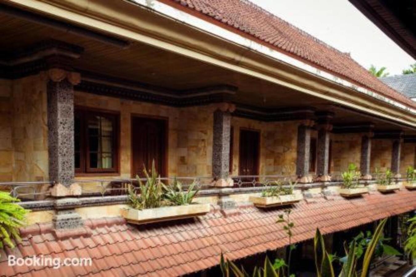 Segara Sadhu Inn Kuta By Ecommerceloka Exteriér fotografie